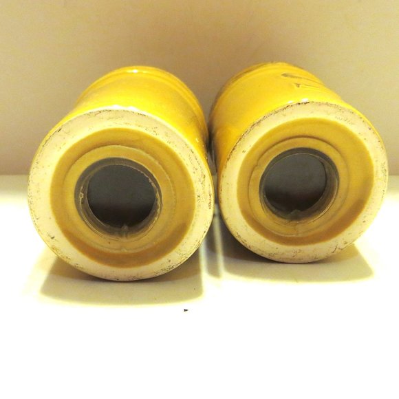 Pair of Moose Each Holding Salt Shaker Dining Decor Home Lodge - Picture 6 of 8